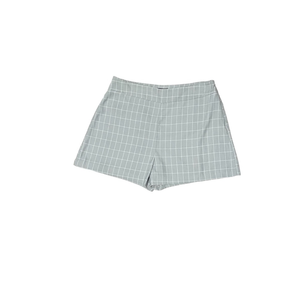 Madison tailored,plaid shorts with faux pockets size 14